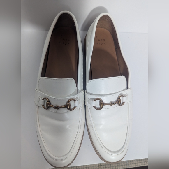 A New Day Women's Size 9.5 White Faux Leather Gold Detail Loafers - Picture 2 of 4